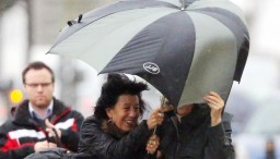 Vi­ha­ros eső­vel tör be az or­szágba a hi­deg­front!