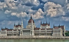 Az ellenzék Orbán kottájából játszik?